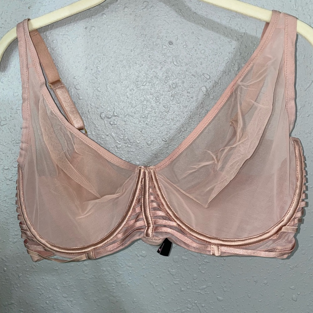 VICTORIA’S SECRET Mesh Plunge Bra